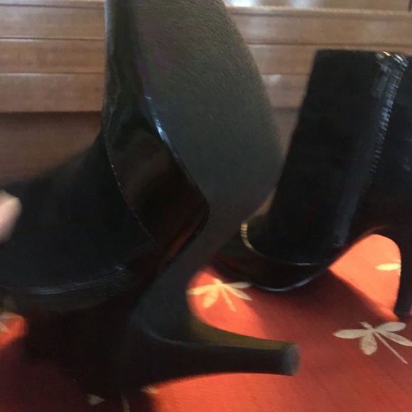 Nice booties! - Picture 2 of 5